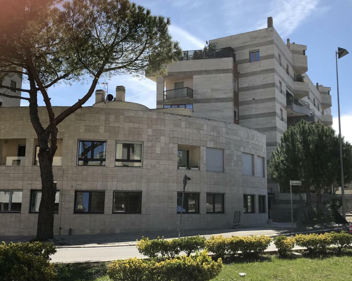 A Matera "Sotto I Pini" Villa Bagian luar foto